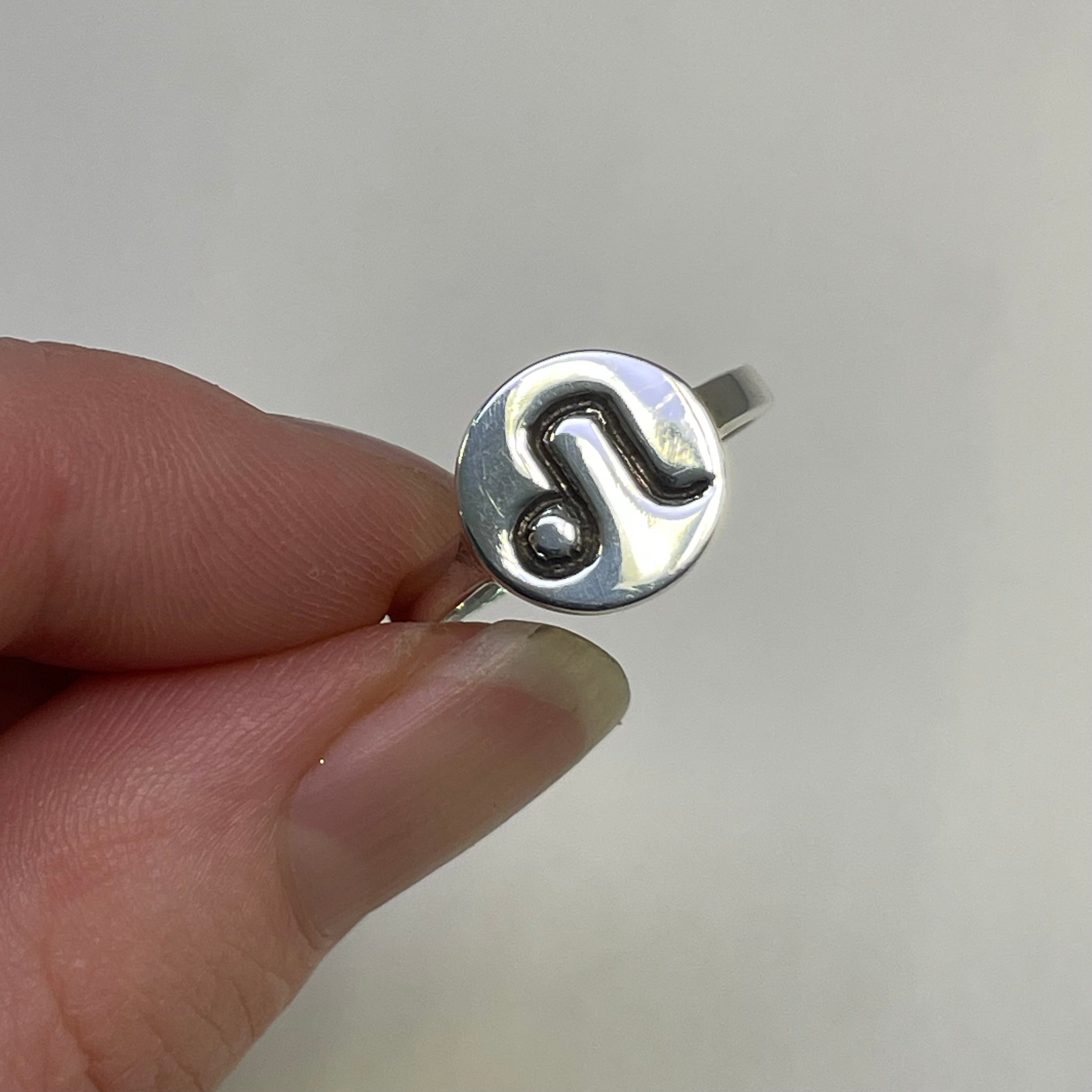 Leo Zodiac Sterling Silver Star Sign Ring (Size P)