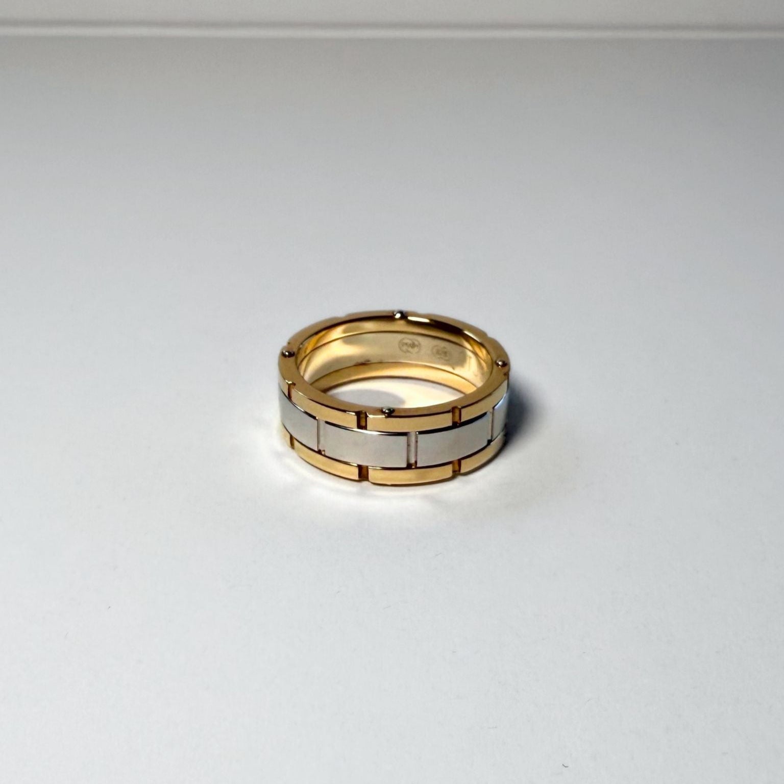 Jaxon 9ct Gold Two-Tone Rivetted Mens Ring (Size V)