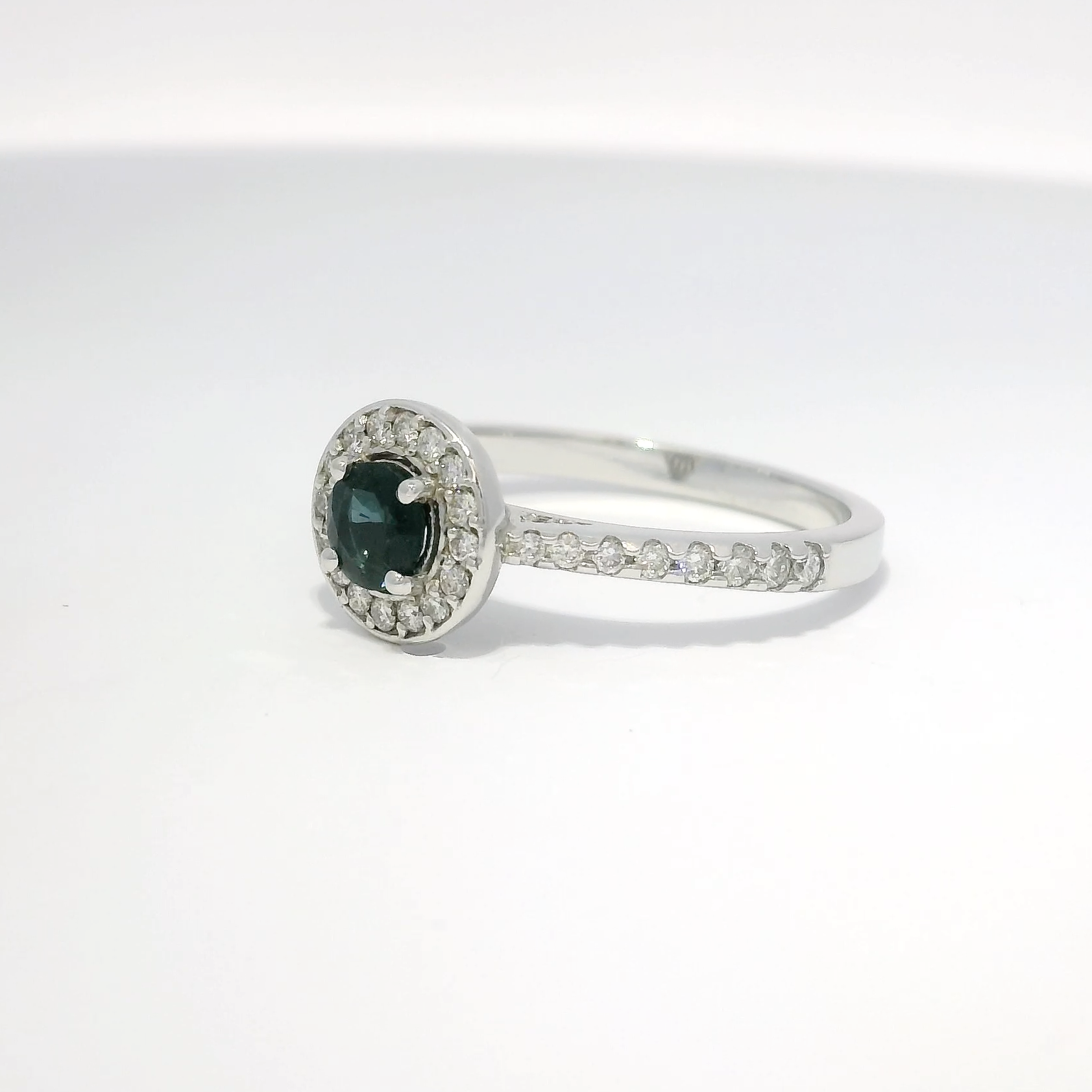 Jaida 9ct White Gold Round Cut Sapphire Diamond Ring (Size O)
