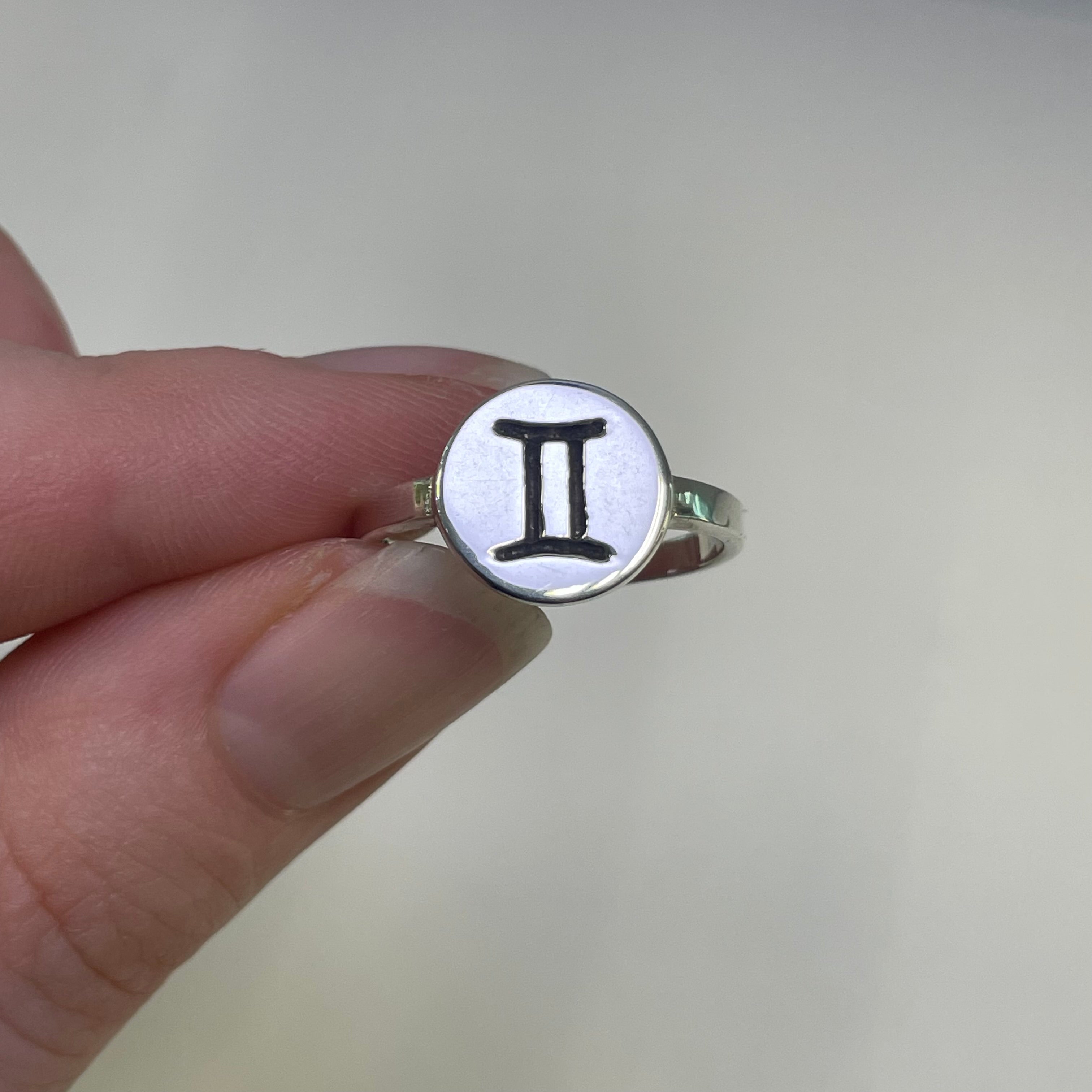 Gemini Zodiac Sterling Silver Star Sign Ring (Size P)