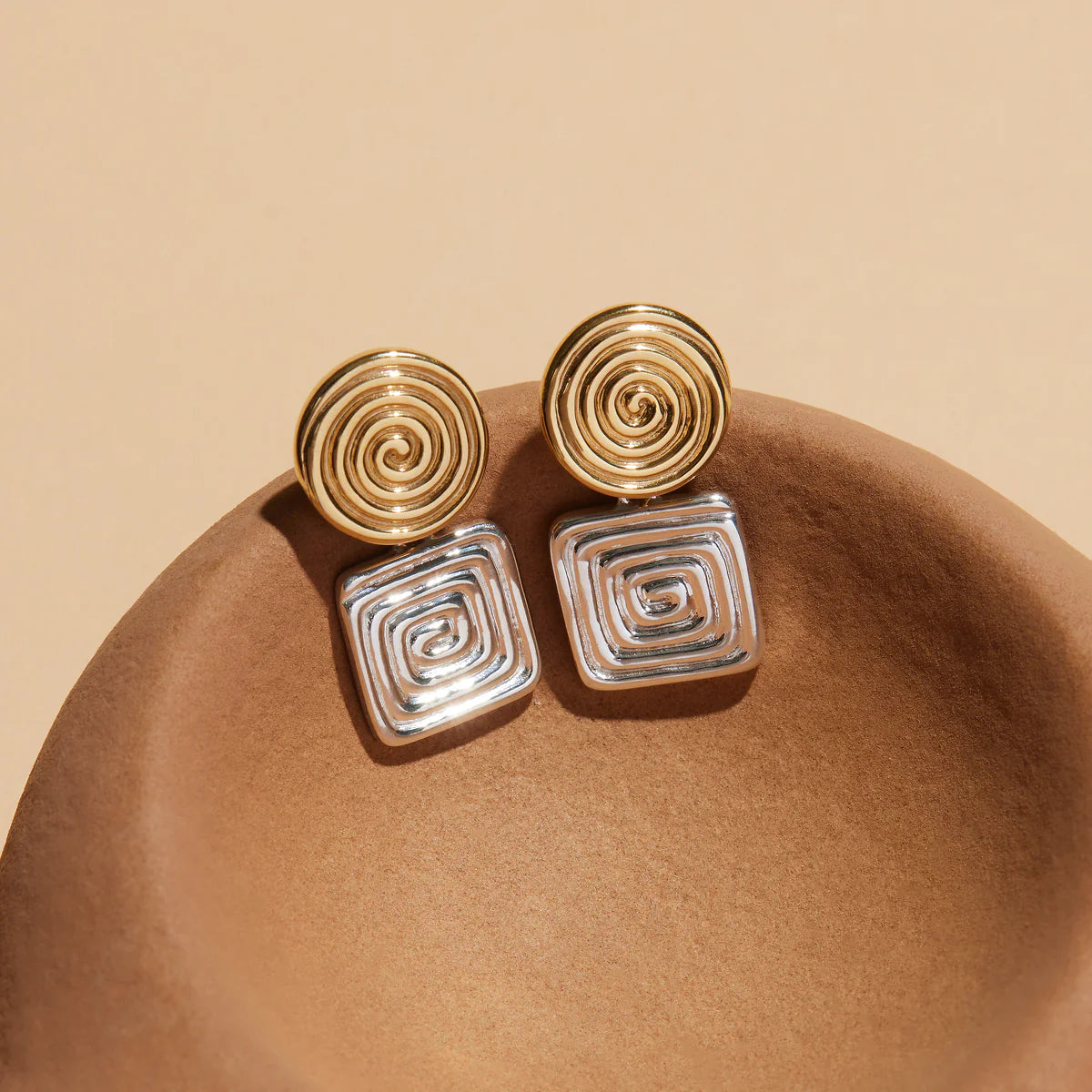 Labyrinthe Two-Tone Stud Earrings