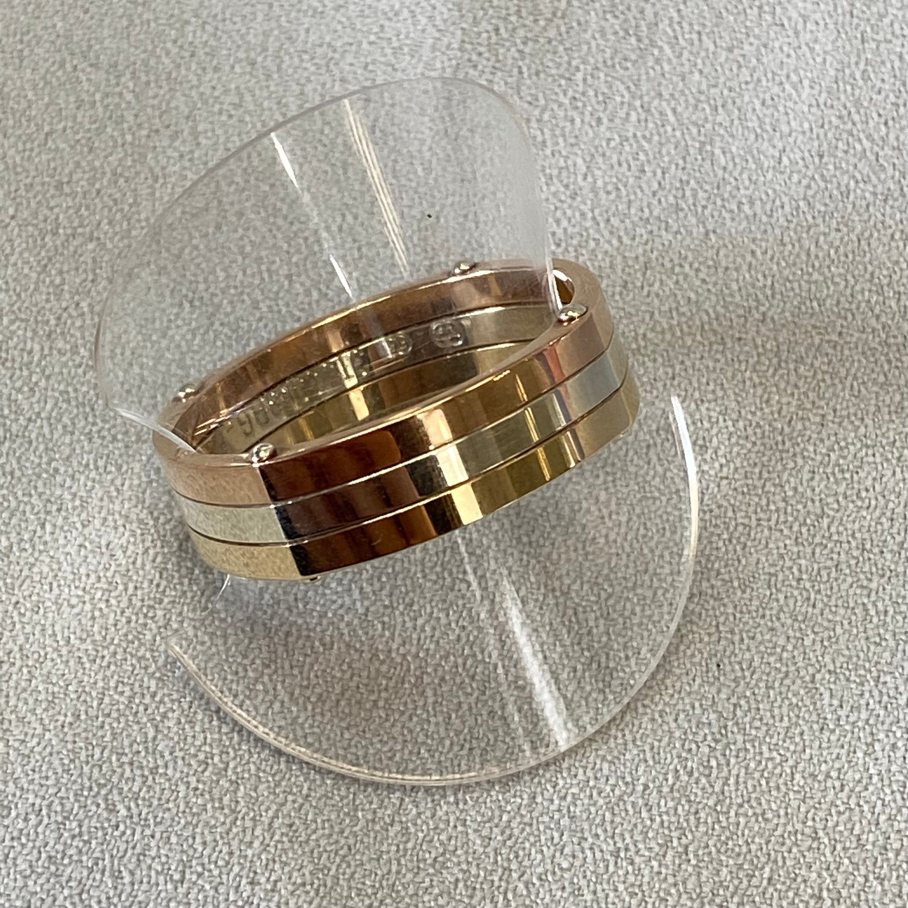 Harrison Tri-Tone 9ct Gold Mens Ring (Size V)