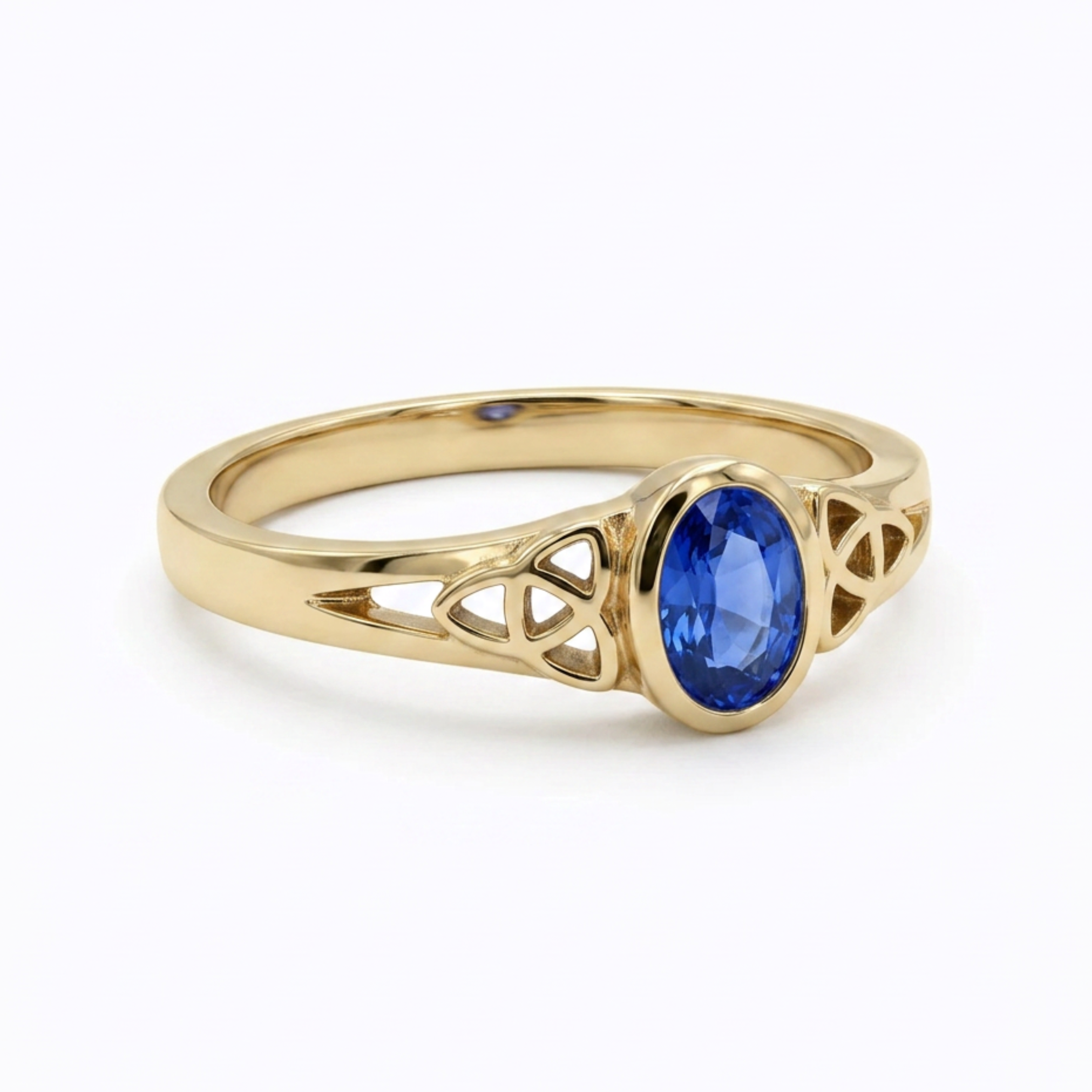 Triquetra Oval Ceylon Sapphire 9ct Gold Celtic Trinity Knot Ring (Size O)