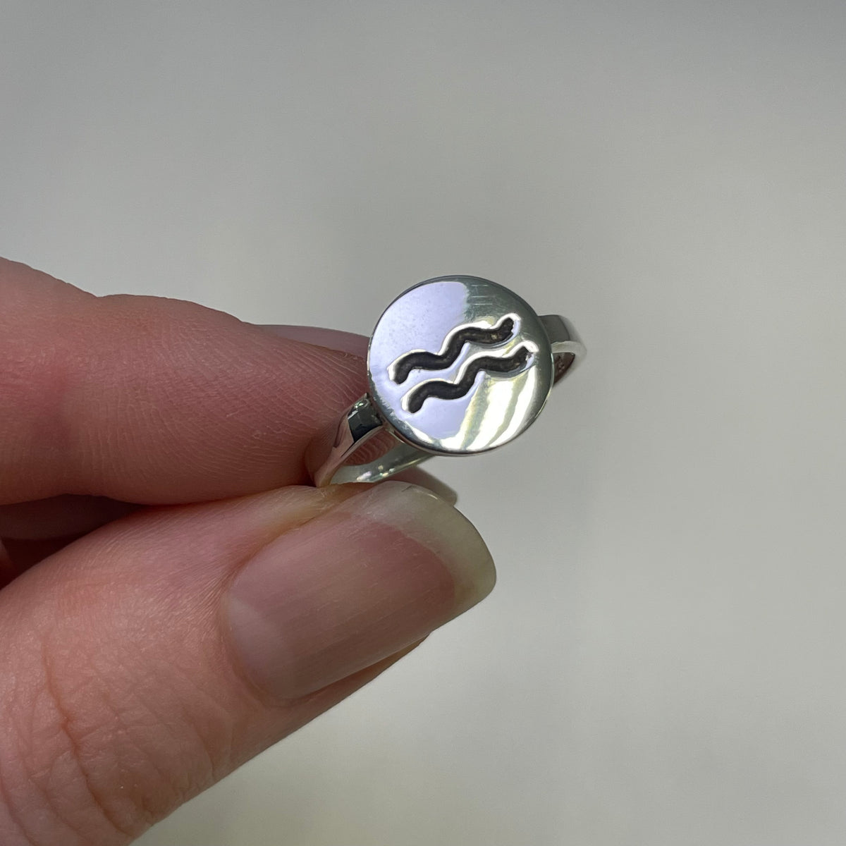 Aquarius Zodiac Sterling Silver Star Sign Ring (Size P)