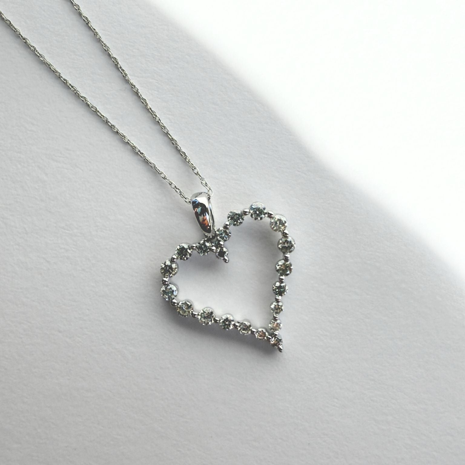 10ct white gold diamond heart pendant_my.Jewellers.2