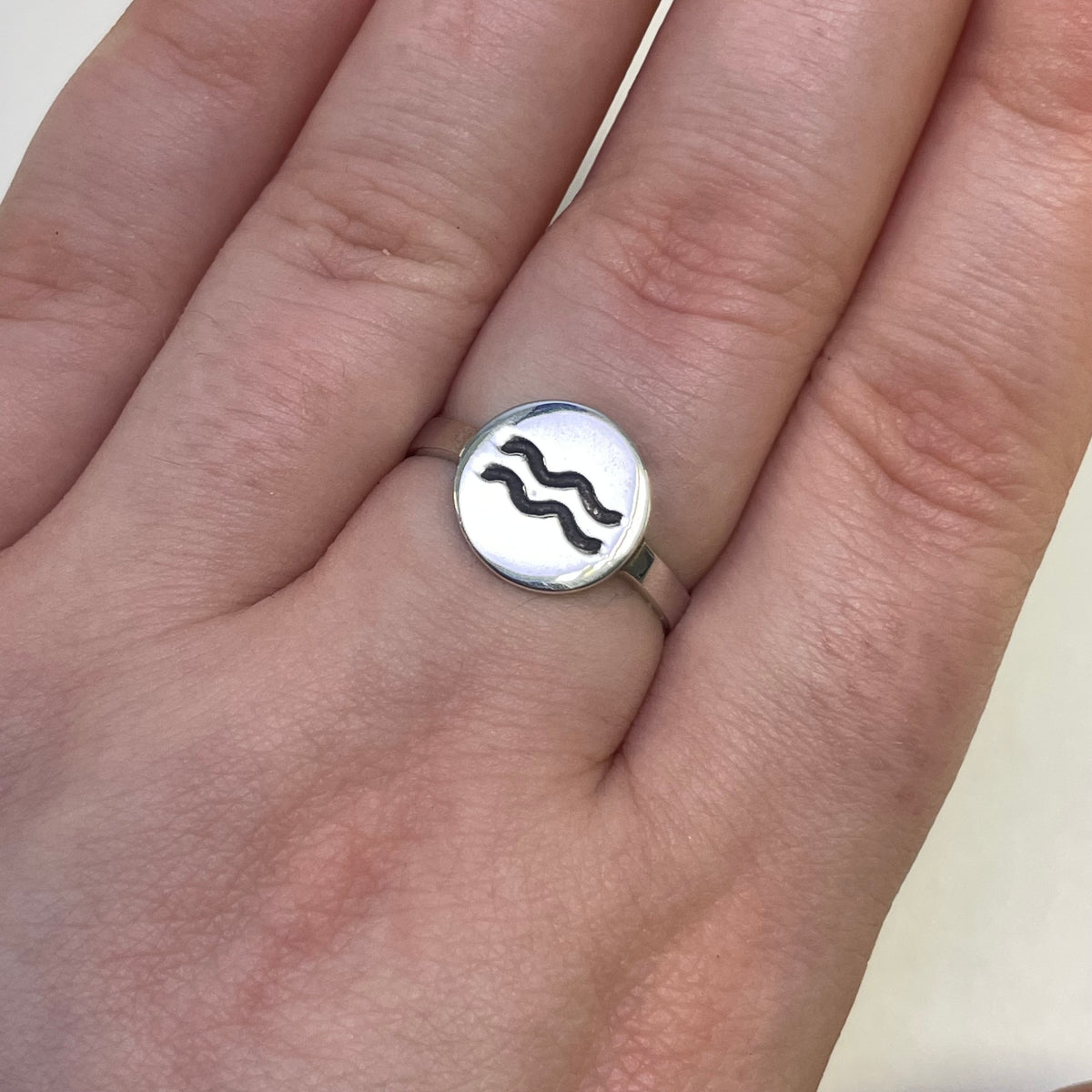Aquarius Zodiac Sterling Silver Star Sign Ring (Size P)