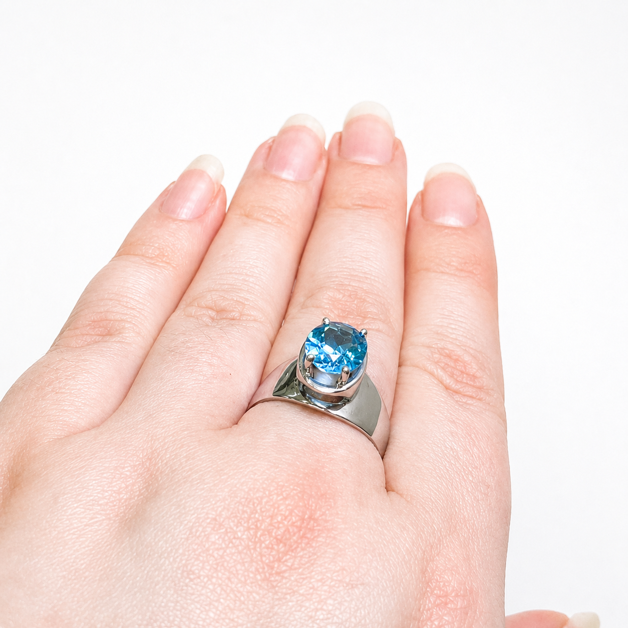 Cordelia Blue Topaz 9ct White Gold Ring (Size Q)