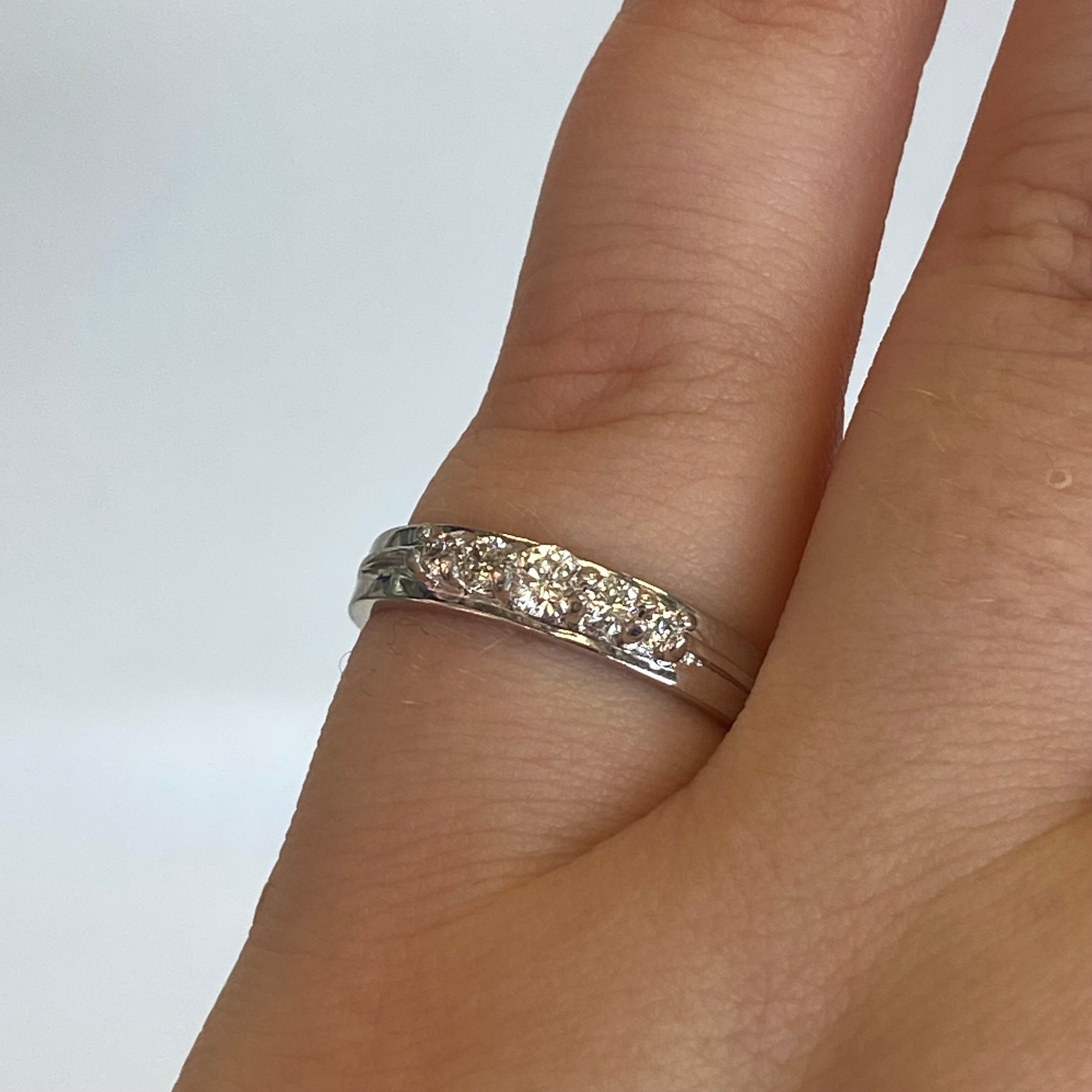 Aimee 9ct White Gold Diamond Ring (Size N)