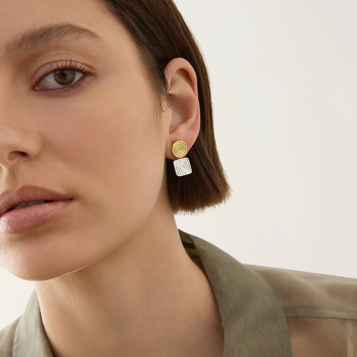 Labyrinthe Two-Tone Stud Earrings