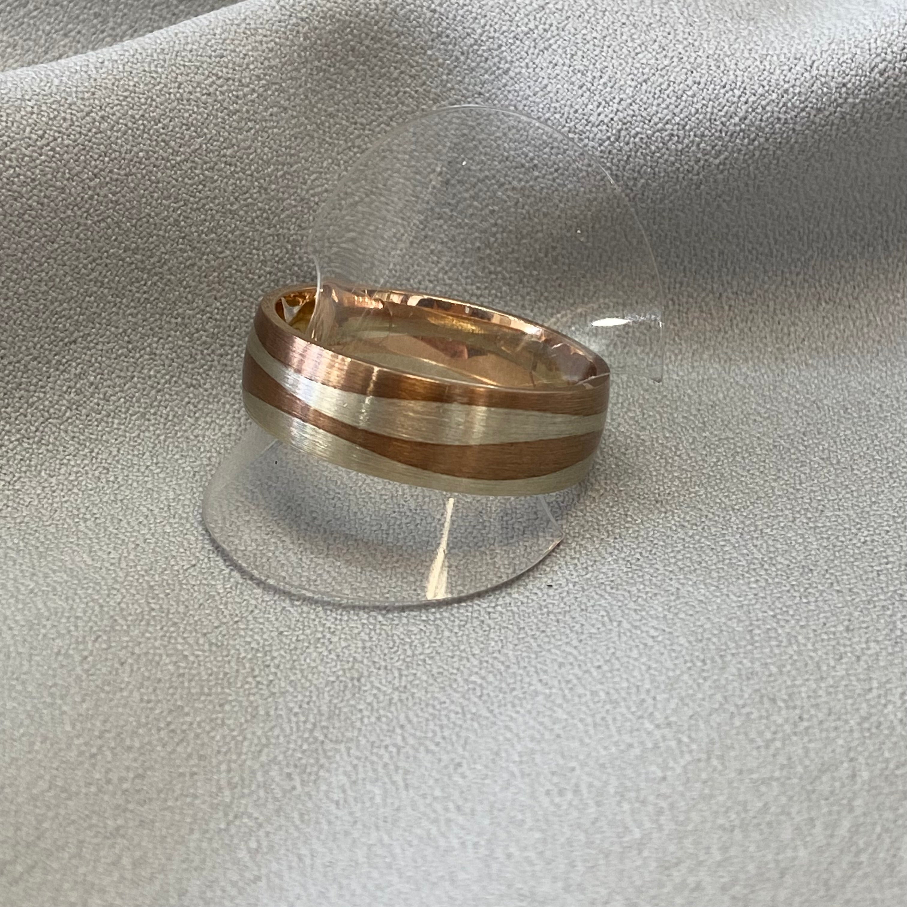Bobby Two-Tone 9ct Gold Wave Mens Ring (Size X)