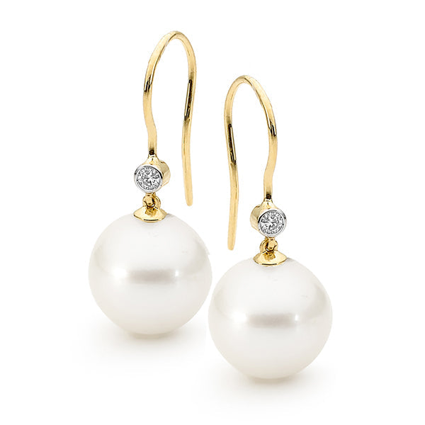 Naomi Pearl Earring